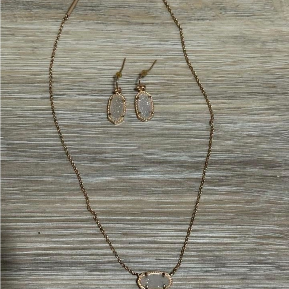 Elegant Rose Gold Necklace and Earring Set